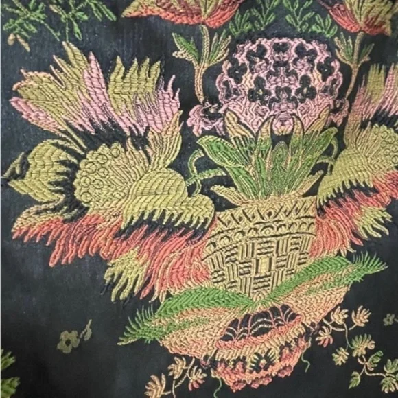 Cabi Tapestry Embroidered Design Pencil Skirt - Truly Gorgeous!! Size 6 - Picture 5 of 6